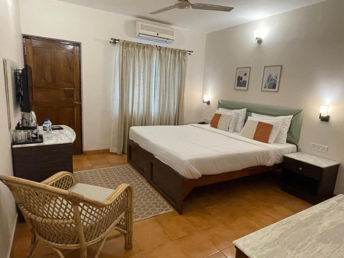 La Vaiencia Beach Resort, Morjim Exterior foto