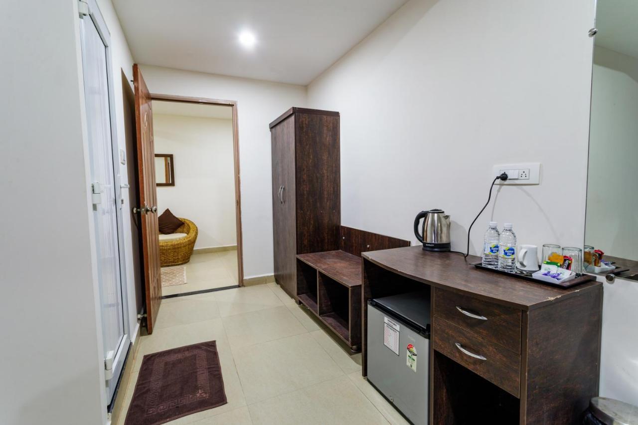 La Vaiencia Beach Resort, Morjim Exterior foto