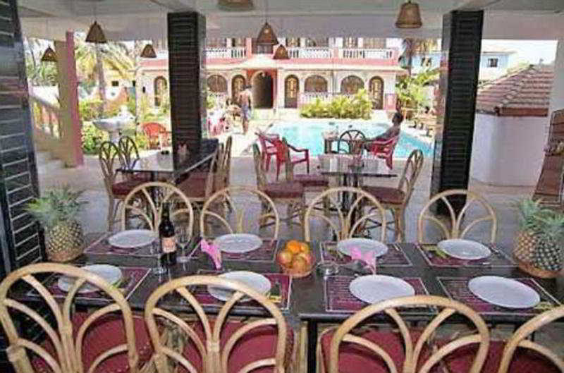 La Vaiencia Beach Resort, Morjim Exterior foto