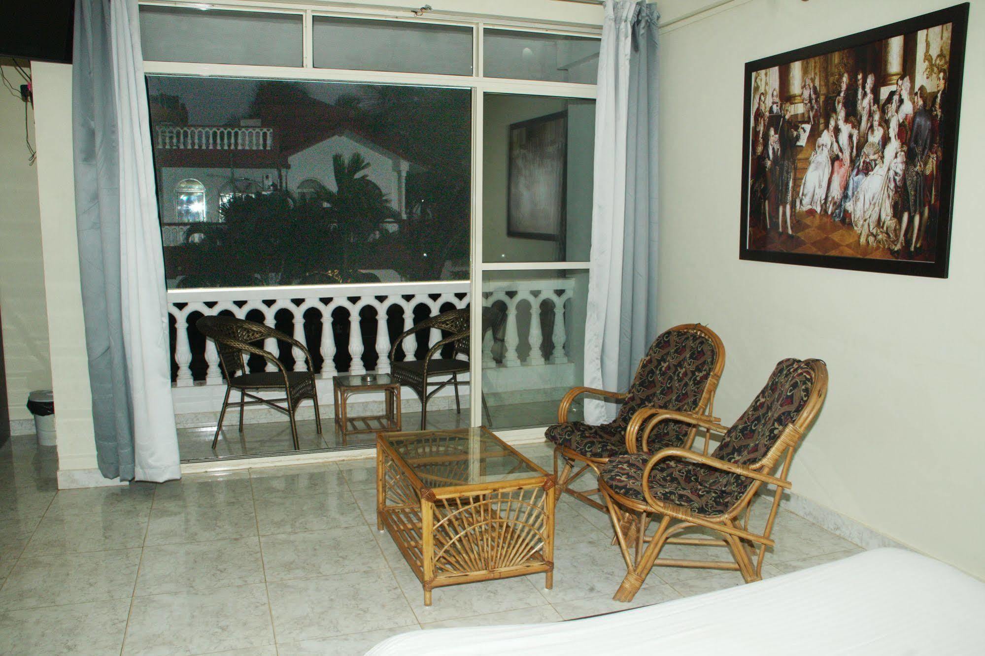 La Vaiencia Beach Resort, Morjim Exterior foto